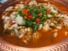 -沪小二炭火蛙锅(淮海中路美食不夜城店)