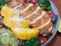 秘制鸡肉芒果牛油果沙拉-魏斯理汉堡(西安沣东吾悦店)