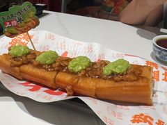 牛油果阿妈生旧叉烧芝士油条-喜势点·糖沙翁手工茶点·本地人茶居(永庆坊店)