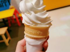 圆筒冰淇淋-麦当劳(欧亚大观商都店)