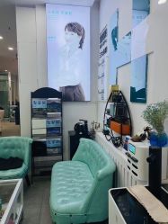 -黑奥秘脱发白发中心