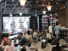 -钟书阁(松江泰晤士小镇店)