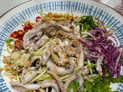 捞汁八带-巧克力渔家.小船海鲜胶东菜(万平口店)