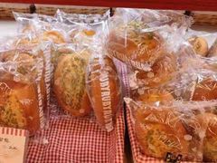 -红宝石·鲜奶小方·海派西点房(南丹店)