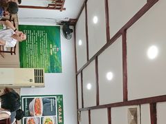 -湖南人家湘菜馆(镇江路店)