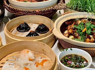 来金象城一定要吃得顾小锅猪肚鸡