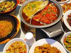 -阿瓦山寨·湘菜现炒·剁椒鱼头王(咸阳总店)