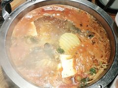 -野山舂·贵州现舂酸汤火锅(鸿通城店)