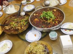 -一品红烧鸭特色川菜(三岔湖店)