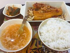 -鲲少爷烤鱼饭.螺蛳粉·清真(爱琴海店)
