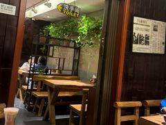 -万记麻辣烫国展总店