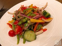 泰式牛肉色拉-水月周庄铂尔曼酒店 · 漾全日餐厅