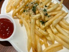 黑松露薯条-玛格萝妮比萨屋(陆家浜路店)
