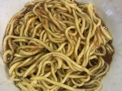-松树干拌面店