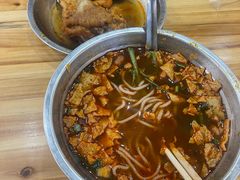 -柳州肥姨妈大骨螺蛳粉(曹路店)