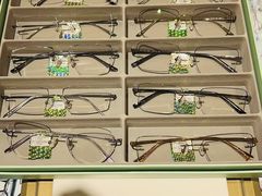 -新视达眼镜店·蔡司·依视路(名镜苑店)