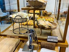 面包甜点陈列柜-西村叔叔的店·面包·甜品·蛋糕(崂山丽达店)