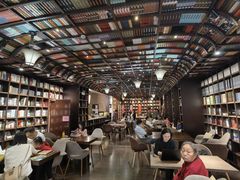 -钟书阁(松江泰晤士小镇店)