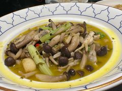 雪菜蟹味菇煮蛏子-晓粤·惹味粤菜(凯德乐峰广场店)