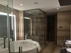 -天津梅江中心皇冠假日酒店