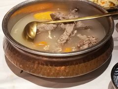 滩羊手抓肉-丝路金桃·新疆菜(徐汇店)