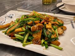 腊肉炒黄豆腐-蔼若春.传承三十年云南菜(金碧公园店)