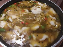 -有红鸡毛店·川菜(建设路店)