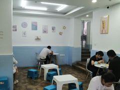 大堂-美肴冰品·汉堡·牛腩饭(总店)