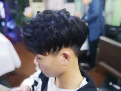 -乾健·烫染·接发SALON