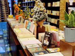 -钟书阁(松江泰晤士小镇店)