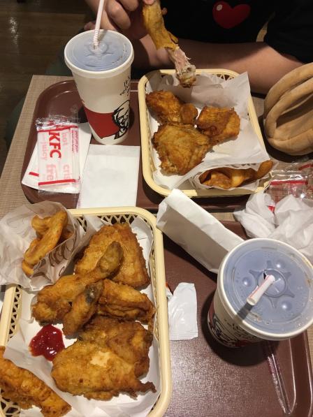 肯德基(秋叶原店)-"前几年在东京玩的时候晚上在秋叶原吃的,一.