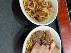 -松树干拌面店