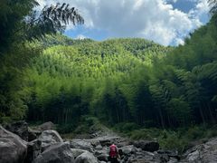 -安吉龙王山峡谷漂流