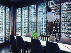 -wineapp葡萄酒餐吧(外滩金融中心店)