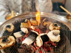 -围炉肉舍•炭烤活鳗•丹东海鲜烤肉(步行街店)