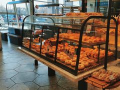 面包甜点陈列柜-面包新语(上地华联店)