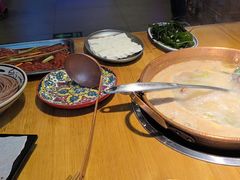 -洱火云南酸菜牛肉火锅(石景山当代商城店)