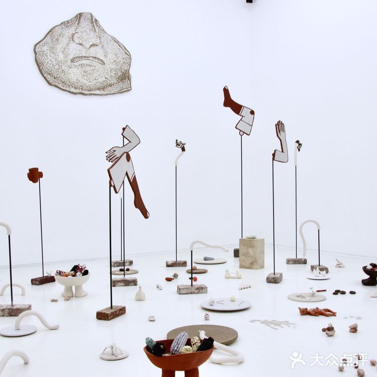 值得细看的一场双年展