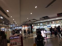 -日上免税店(三径路t3店)