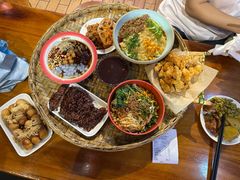 -爆炸头阿姨小四川正宗川味小吃(无任何分店)