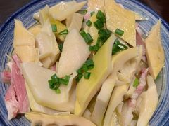 咸肉焖笋-苏浙徽·江南荟·本味融合菜(相城方圆里店)