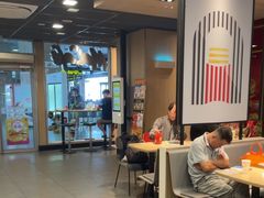 -麦当劳(轻轨曹杨路店)