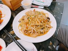 辣海鲜炒面-桃园中华料理炸酱面(燕儿岛路店)