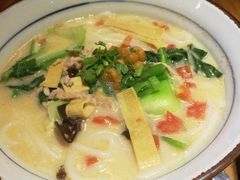 -蒙自源过桥米线(红谷滩万达店)