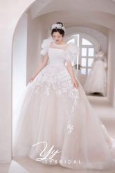 -洋洋婚纱品牌集合店