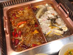 -老牌坊云南鱼豆花火锅(爱建店)