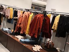 -URBAN REVIVO(上海中庚漫游城店)
