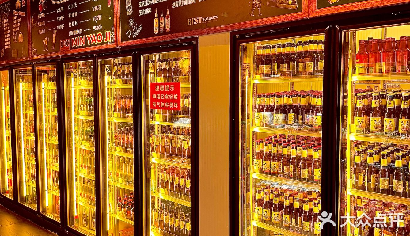 南宁这家能边听民谣边美食