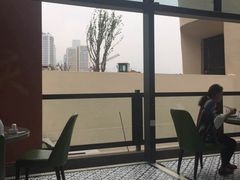 右边在装修-铜锣湾·有麝自然香(长嘉汇购物公园店)