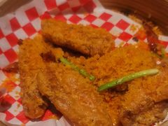 金蒜咸蛋黄鸡翅-避风塘·老港味餐厅(虹口龙之梦店)